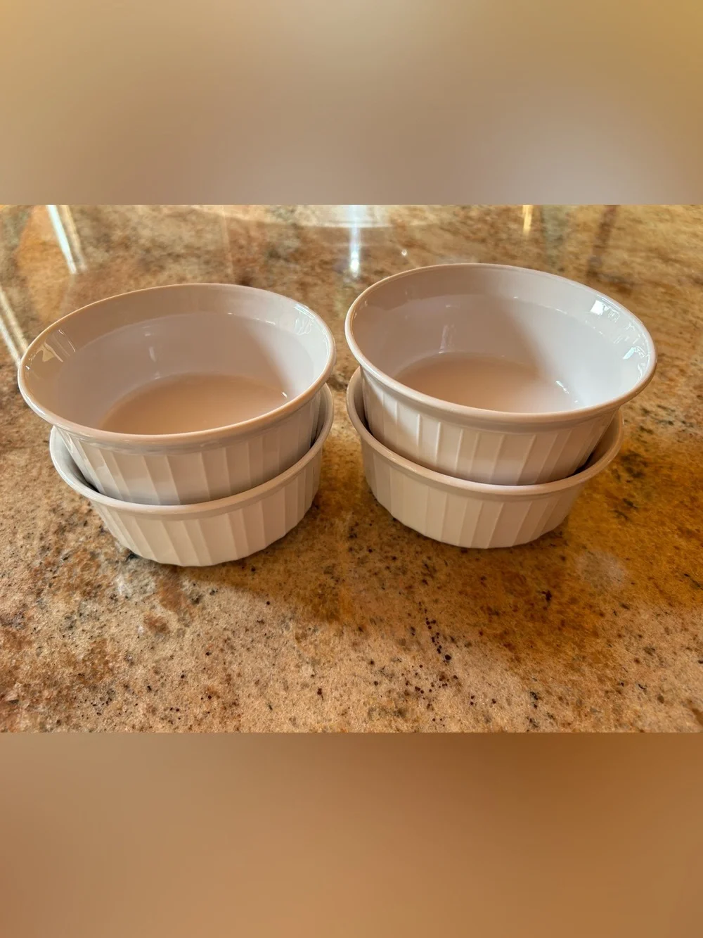 Corningware #F-16-B French White Round 16 oz Casserole Dishes Set of 4 No chips.